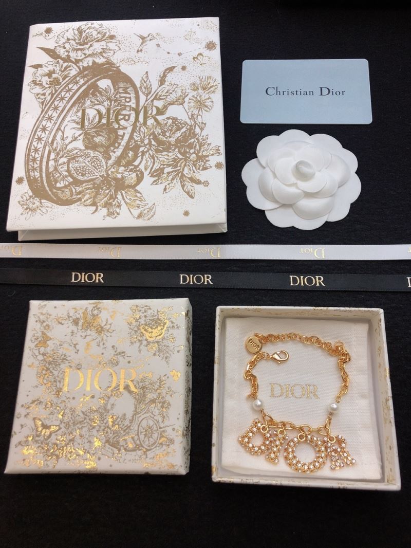 chr1st1an D10r bracelets